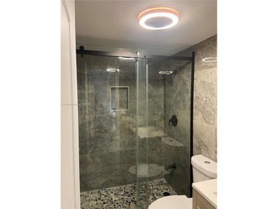 Beautiful Update spacious 2/2 on the 4 Floor, this unit has two