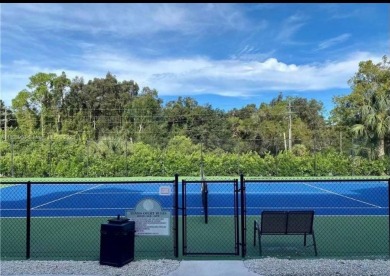 Beautiful and well-maintained 1 bedroom, 1 bathroom condo