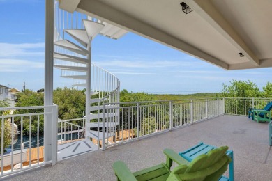 Builders own waterfront, 4b/4b, corner lot, dead-end by