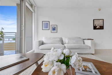 Short term rental allowed.  and  permitted. Fully equipped, 1