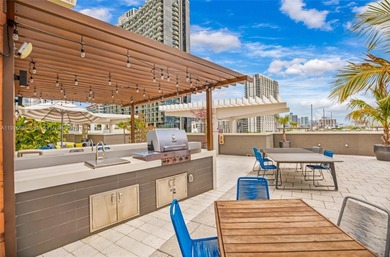 Short term rental allowed.  and  permitted. Fully equipped, 1