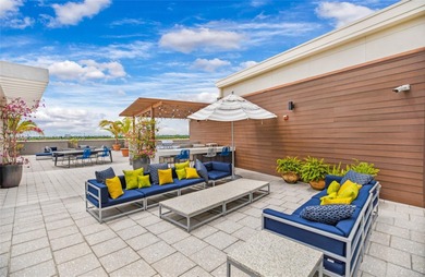 Short term rental allowed.  and  permitted. Fully equipped, 1