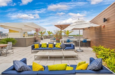 Short term rental allowed.  and  permitted. Fully equipped, 1