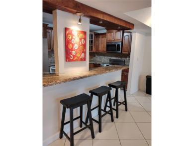 Rare find, price to sale !  Spacious condo at Desirable