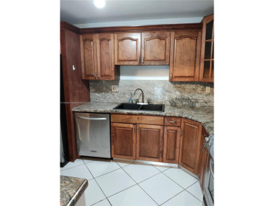 Rare find, price to sale !  Spacious condo at Desirable