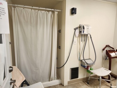 15K sqft multi use Industrial warehouse/office space for sale