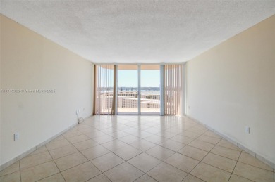 BRIGHT AND SPACIOUS CONDO  1 BED 1.5 BATH WITH 1005 SQ FT