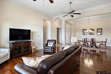 The luxurious lifestyle! Welcome to your every own Penthouse