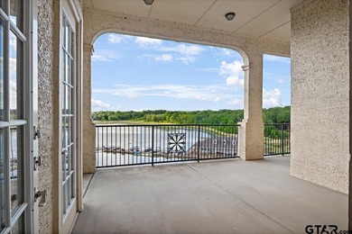 The luxurious lifestyle! Welcome to your every own Penthouse