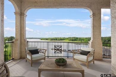 The luxurious lifestyle! Welcome to your every own Penthouse