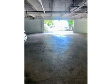 BEAUTIFUL ONE-BEDROOM, ONE-BATHROOM APARTMENT IN EXCELLENT