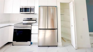 Unique & modern 3-bedroom, 2-bath corner unit at Alaqua