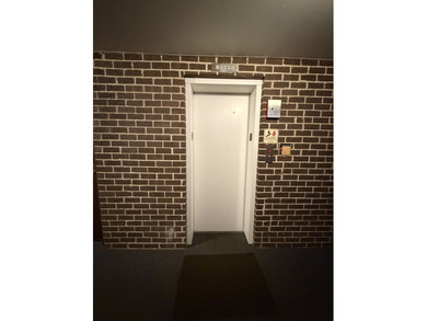 2-bedroom, 2-full bath end-unit condo in a prime Oak Lawn