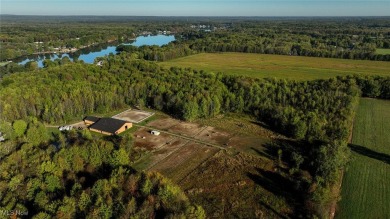 Exceptional Equestrian Property in Roaming Shores. This