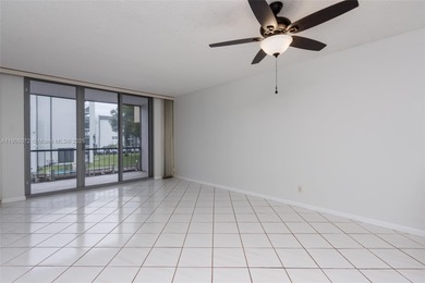 Priced Right - 2BR condo in the beautiful Island Club, Pompano