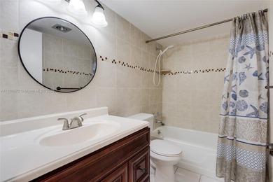 Priced Right - 2BR condo in the beautiful Island Club, Pompano