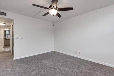 Priced Right - 2BR condo in the beautiful Island Club, Pompano