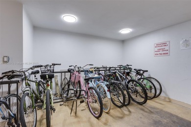 Priced Right - 2BR condo in the beautiful Island Club, Pompano