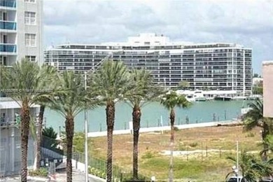 Cozy unit 1 block from Collins Avenue in a fast growing area of