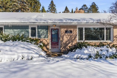 WELCOME TO SHANNONDALE in West Portage! Situated on a quiet