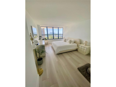 Spacious 2 bed/2 bath split floor plan with beutiful bay views