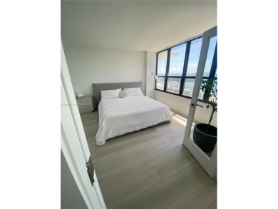 Spacious 2 bed/2 bath split floor plan with beutiful bay views