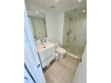 Spacious 2 bed/2 bath split floor plan with beutiful bay views