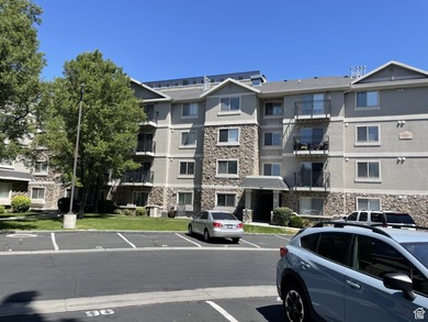 *Gated, Main level Condo! New flooring and paint throughout!