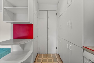 Commuter's dream with assigned garage parking! Large 2 bedrooms