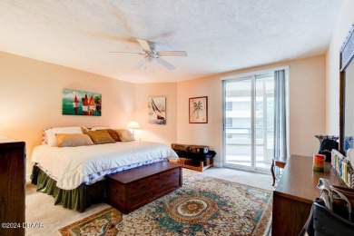 Searching for a spacious condo with direct access to the ocean?