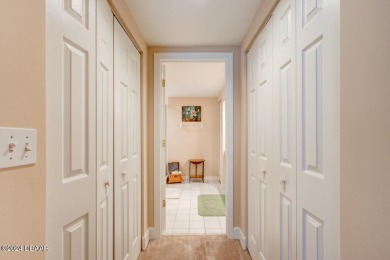 Searching for a spacious condo with direct access to the ocean?