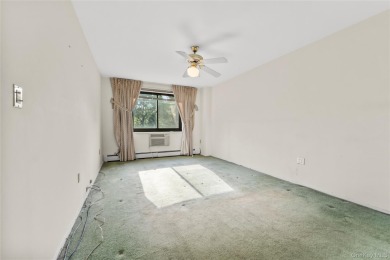 Commuter's dream with assigned garage parking! Large 2 bedrooms