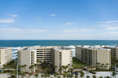 Searching for a spacious condo with direct access to the ocean?