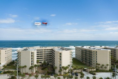 Searching for a spacious condo with direct access to the ocean?