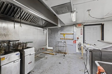 A turnkey business on the very high visibility corner of US 19