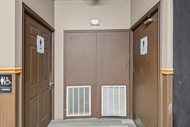 A turnkey business on the very high visibility corner of US 19