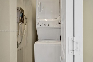 Beautiful 3-bedroom, 2-bathroom condo in Urbana Residences