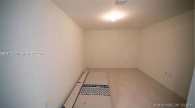 Beautiful 1 BED + DEN/ 2 BATH! Partial Water View!!!
Rented