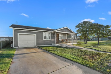 Adorable 3-Bed, 3-Bath Updated Home Near Buffalo Springs Lake