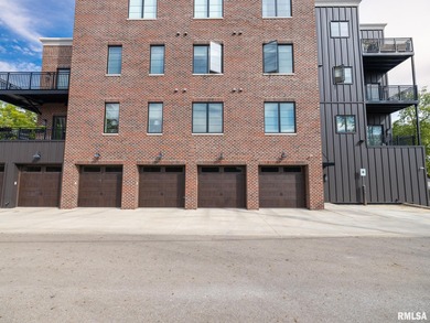 Gorgeous 2 bed / 2 bath luxury condo in the heart of Peoria