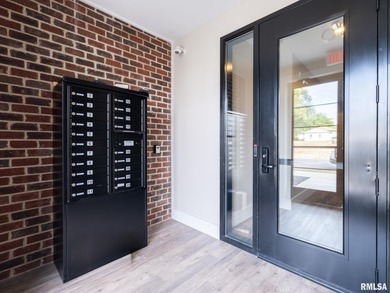 Gorgeous 2 bed / 2 bath luxury condo in the heart of Peoria