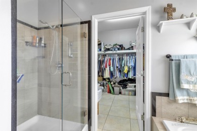 Rare and unique property available in Gulf Shores 2 large corner