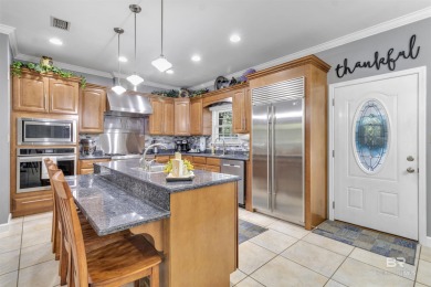 Rare and unique property available in Gulf Shores 2 large corner