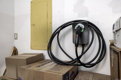 The only home on the cul-de-sac, 7 Montanes offers the perfect