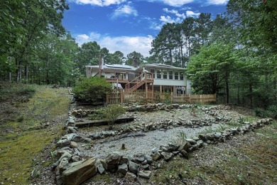 The only home on the cul-de-sac, 7 Montanes offers the perfect