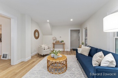 Beautifully renovated downtown Rockford home. Walk to