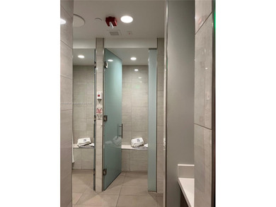 Gorgeous, fully renovated condo with top-quality finishes