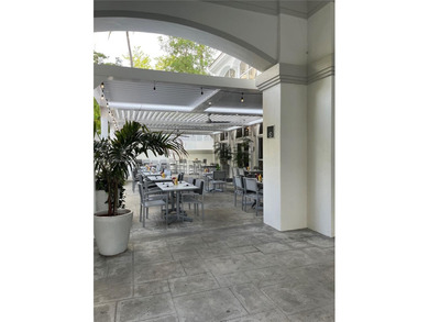 Gorgeous, fully renovated condo with top-quality finishes