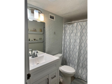 beautiful 1/11/2 condo on the ocean offered turnkey  with