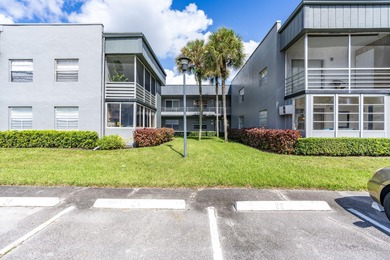 Second-floor 2 bed / 2 bath condo with garden views in the